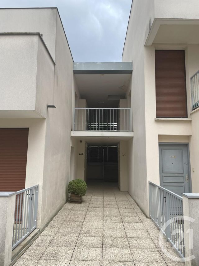 Appartement F2 à louer - 2 pièces - 38.25 m2 - VITRY SUR SEINE - 94 - ILE-DE-FRANCE - Century 21 K.B. Immobilier