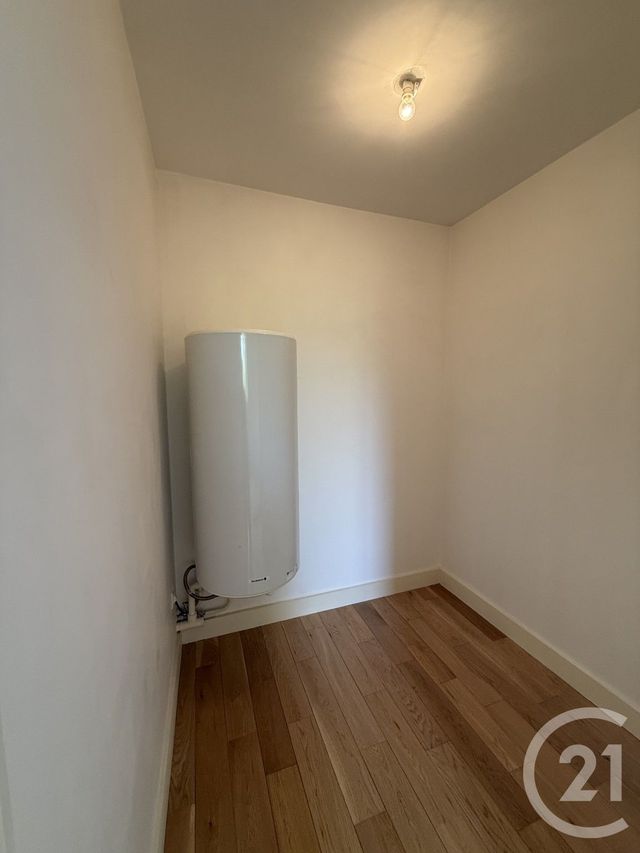 Appartement F2 à louer - 2 pièces - 38.25 m2 - VITRY SUR SEINE - 94 - ILE-DE-FRANCE - Century 21 K.B. Immobilier