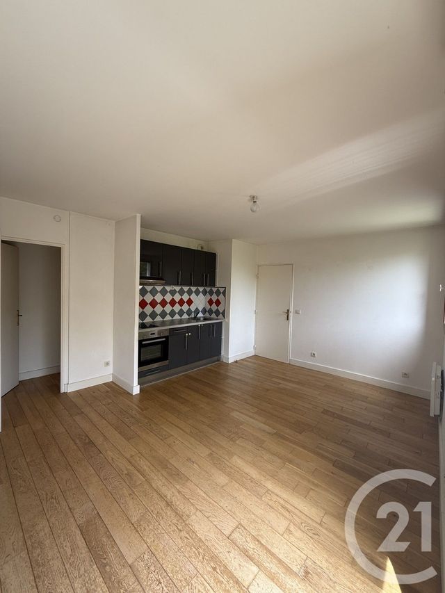 Appartement F2 à louer - 2 pièces - 38.25 m2 - VITRY SUR SEINE - 94 - ILE-DE-FRANCE - Century 21 K.B. Immobilier