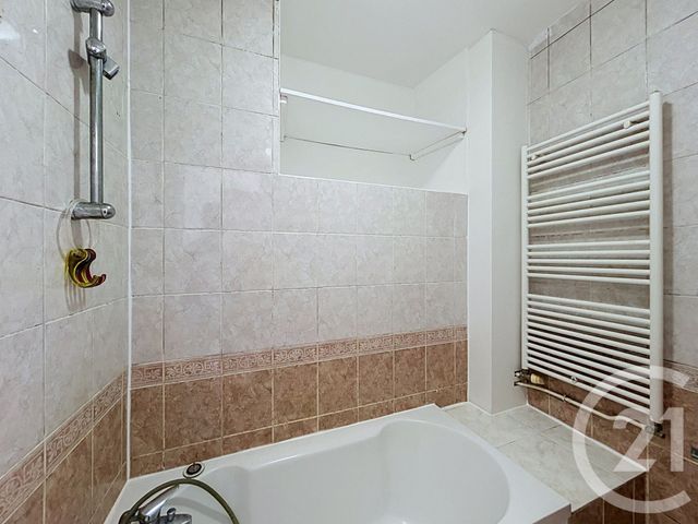 Appartement F2 à vendre - 2 pièces - 53.46 m2 - VILLEJUIF - 94 - ILE-DE-FRANCE - Century 21 K.B. Immobilier