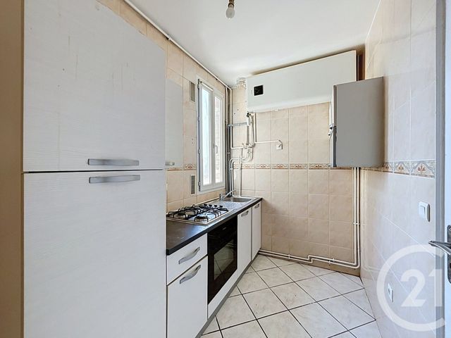 Appartement F2 à vendre - 2 pièces - 53.46 m2 - VILLEJUIF - 94 - ILE-DE-FRANCE - Century 21 K.B. Immobilier