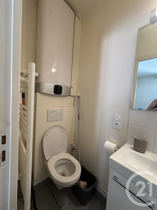 Appartement F2 à louer - 2 pièces - 25.62 m2 - VILLEJUIF - 94 - ILE-DE-FRANCE - Century 21 K.B. Immobilier