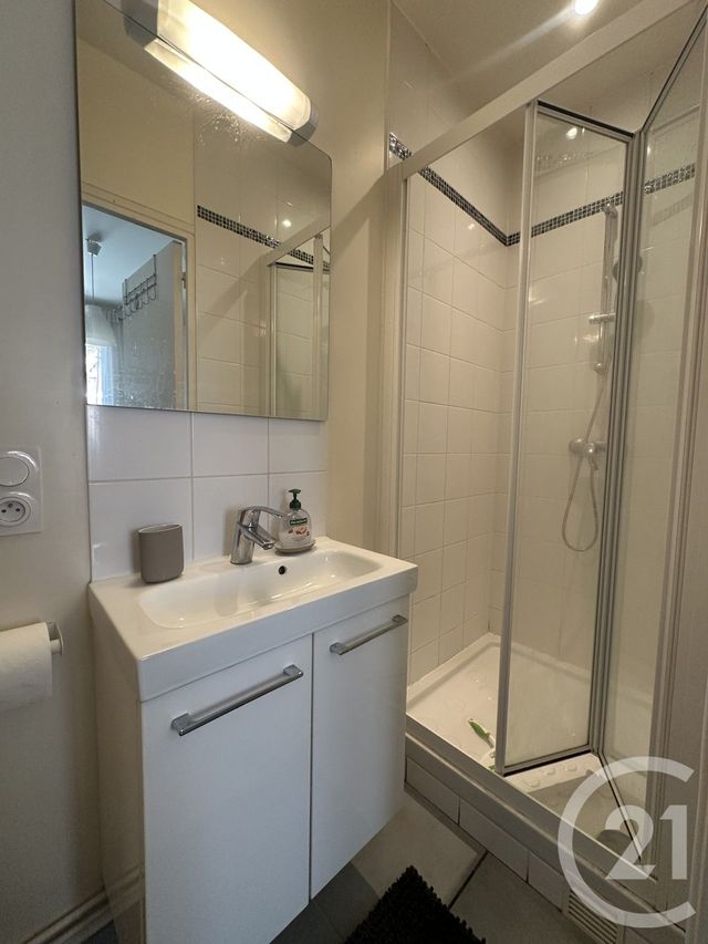 Appartement F2 à louer - 2 pièces - 25.62 m2 - VILLEJUIF - 94 - ILE-DE-FRANCE - Century 21 K.B. Immobilier