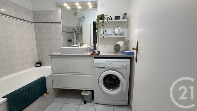Appartement F3 à louer - 3 pièces - 61.26 m2 - VILLEJUIF - 94 - ILE-DE-FRANCE - Century 21 K.B. Immobilier