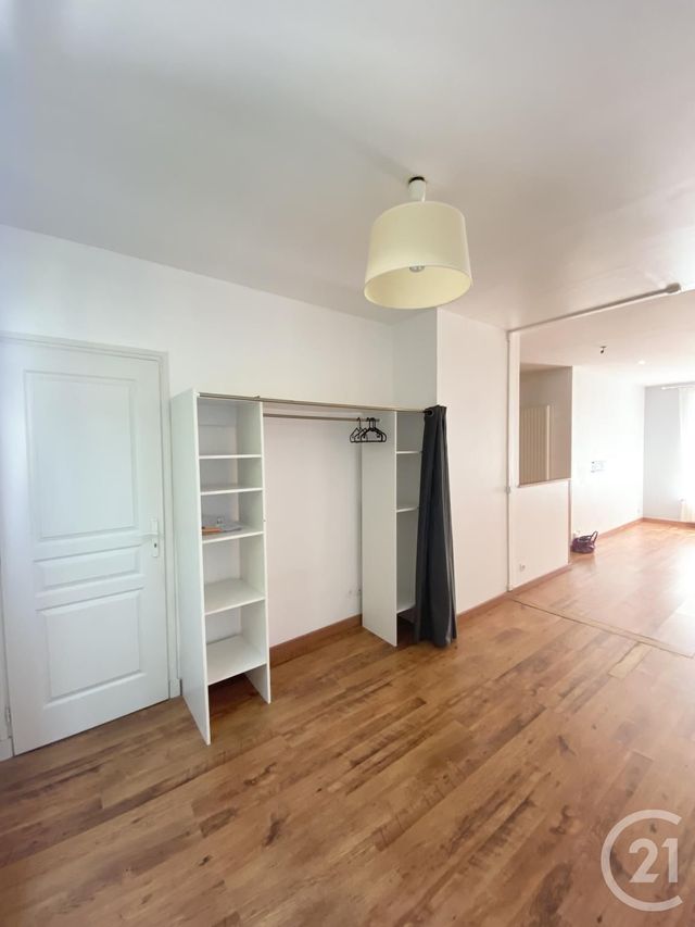 Appartement F1 à louer - 1 pièce - 35.76 m2 - VILLEJUIF - 94 - ILE-DE-FRANCE - Century 21 K.B. Immobilier