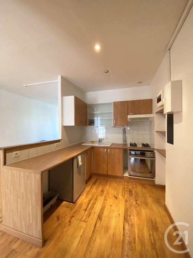 Appartement F1 à louer - 1 pièce - 35.76 m2 - VILLEJUIF - 94 - ILE-DE-FRANCE - Century 21 K.B. Immobilier