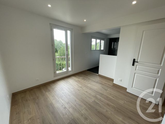 Appartement à louer - 2 pièces - 39.42 m2 - VILLEJUIF - 94 - ILE-DE-FRANCE - Century 21 K.B. Immobilier