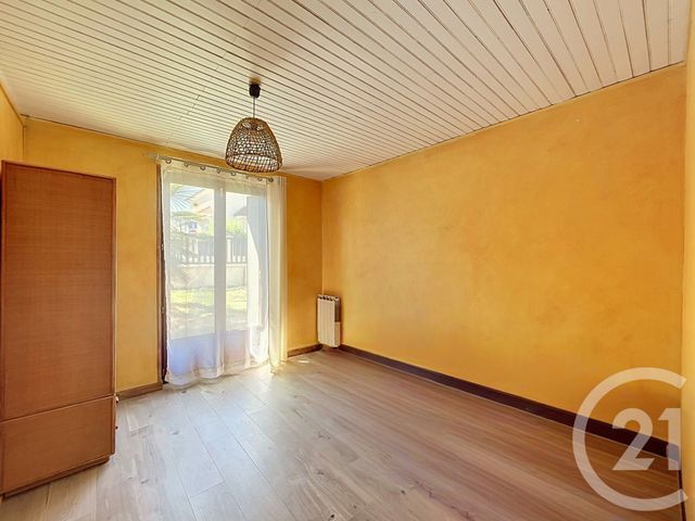 maison à vendre - 6 pièces - 137.96 m2 - VILLEJUIF - 94 - ILE-DE-FRANCE - Century 21 K.B. Immobilier