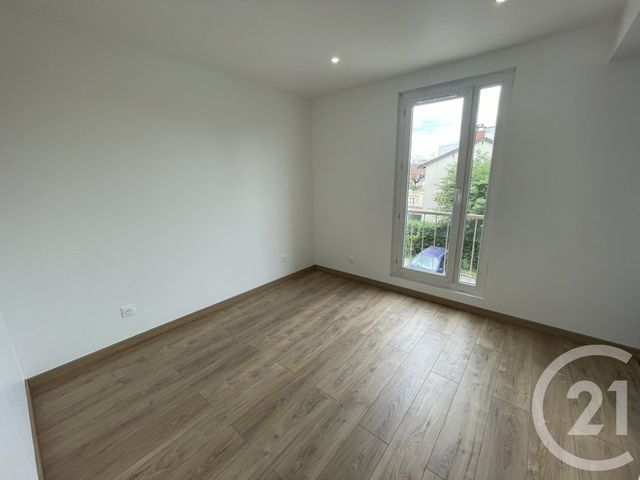 Appartement à louer - 2 pièces - 39.42 m2 - VILLEJUIF - 94 - ILE-DE-FRANCE - Century 21 K.B. Immobilier