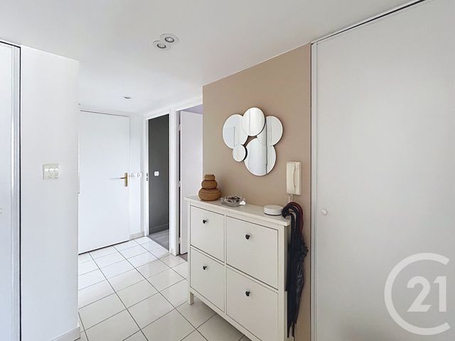 Appartement à vendre - 3 pièces - 56.58 m2 - VILLEJUIF - 94 - ILE-DE-FRANCE - Century 21 K.B. Immobilier