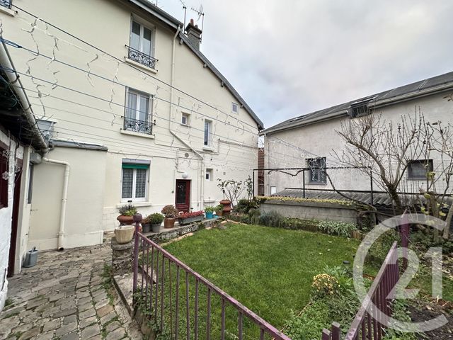Appartement Studio à louer - 1 pièce - 16.17 m2 - VILLEJUIF - 94 - ILE-DE-FRANCE - Century 21 K.B. Immobilier
