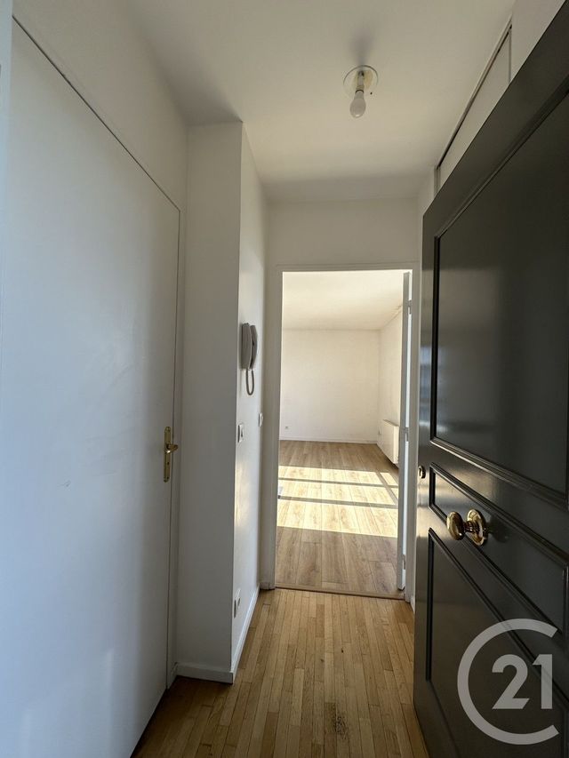 Appartement à louer - 2 pièces - 38.79 m2 - VILLEJUIF - 94 - ILE-DE-FRANCE - Century 21 K.B. Immobilier