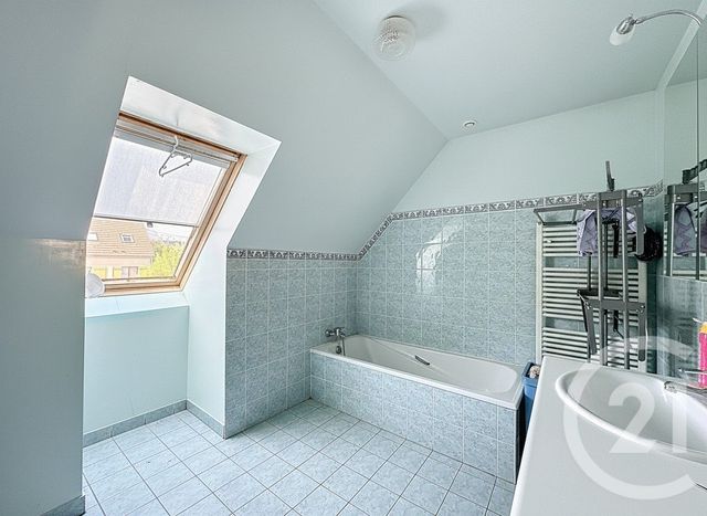 maison à vendre - 6 pièces - 105.66 m2 - VILLEJUIF - 94 - ILE-DE-FRANCE - Century 21 K.B. Immobilier