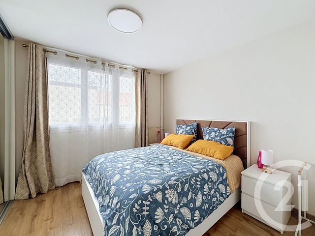 Appartement T4 à vendre - 4 pièces - 61.33 m2 - VITRY SUR SEINE - 94 - ILE-DE-FRANCE - Century 21 K.B. Immobilier