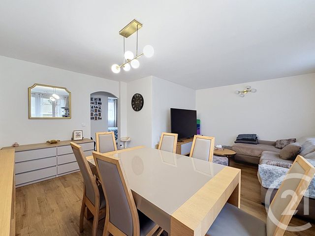 Appartement T4 à vendre - 4 pièces - 61.33 m2 - VITRY SUR SEINE - 94 - ILE-DE-FRANCE - Century 21 K.B. Immobilier