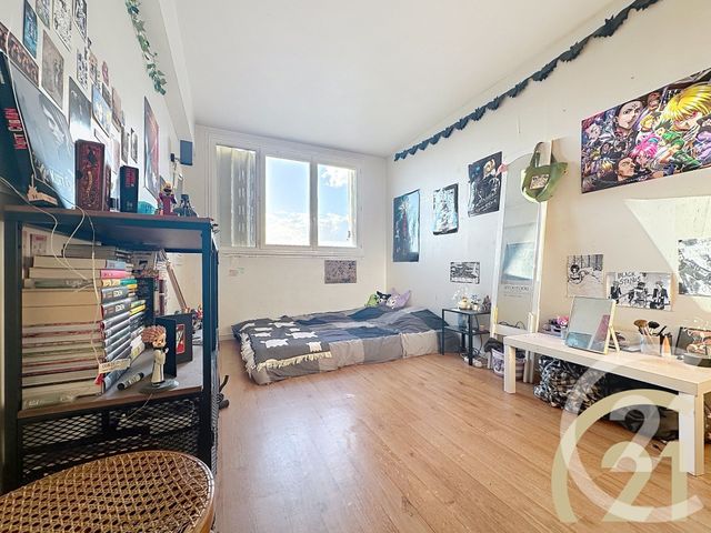 Appartement F5 à vendre - 4 pièces - 76.93 m2 - VILLEJUIF - 94 - ILE-DE-FRANCE - Century 21 K.B. Immobilier
