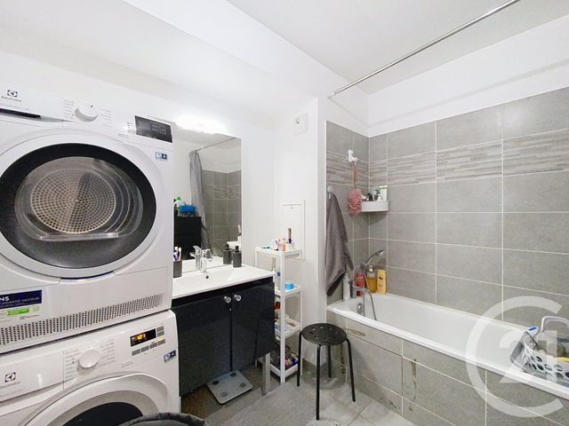 Appartement T3 à vendre - 3 pièces - 63.8 m2 - VILLEJUIF - 94 - ILE-DE-FRANCE - Century 21 K.B. Immobilier