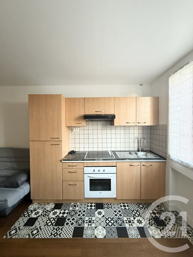 Appartement F1 à louer - 1 pièce - 19.85 m2 - VITRY SUR SEINE - 94 - ILE-DE-FRANCE - Century 21 K.B. Immobilier