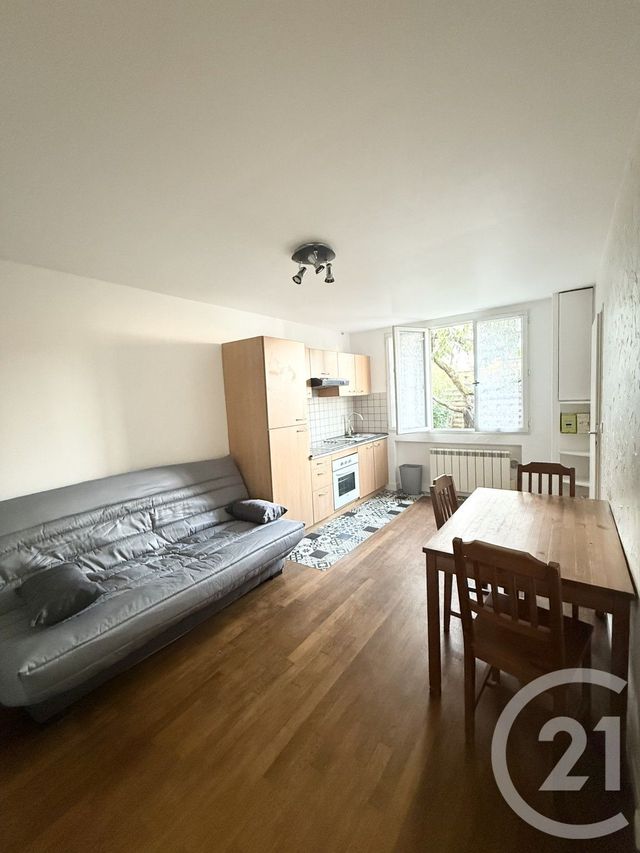 Appartement F1 à louer - 1 pièce - 19.85 m2 - VITRY SUR SEINE - 94 - ILE-DE-FRANCE - Century 21 K.B. Immobilier
