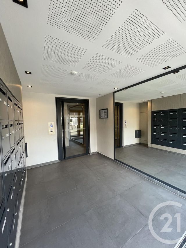 Appartement F2 à louer - 2 pièces - 39.42 m2 - VILLEJUIF - 94 - ILE-DE-FRANCE - Century 21 K.B. Immobilier