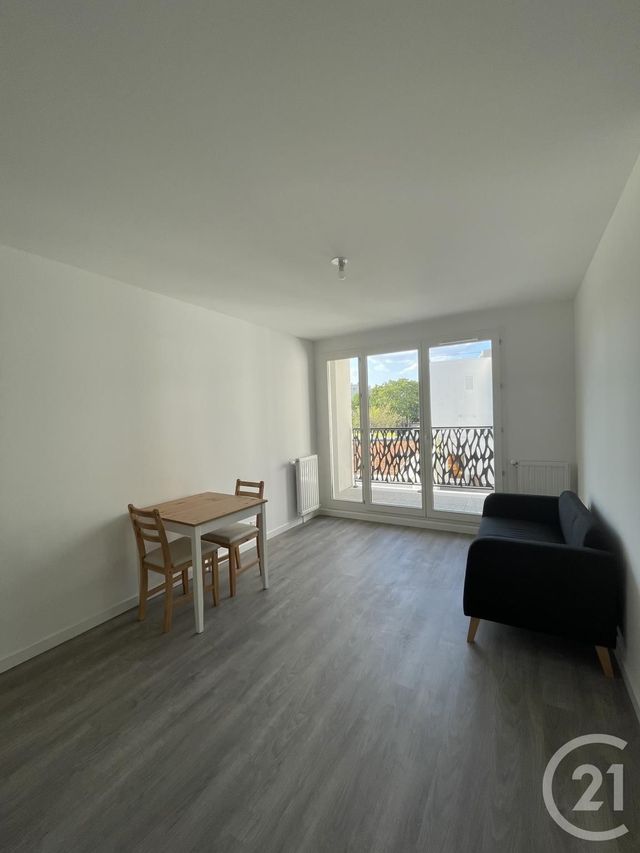 Appartement F2 à louer - 2 pièces - 39.42 m2 - VILLEJUIF - 94 - ILE-DE-FRANCE - Century 21 K.B. Immobilier